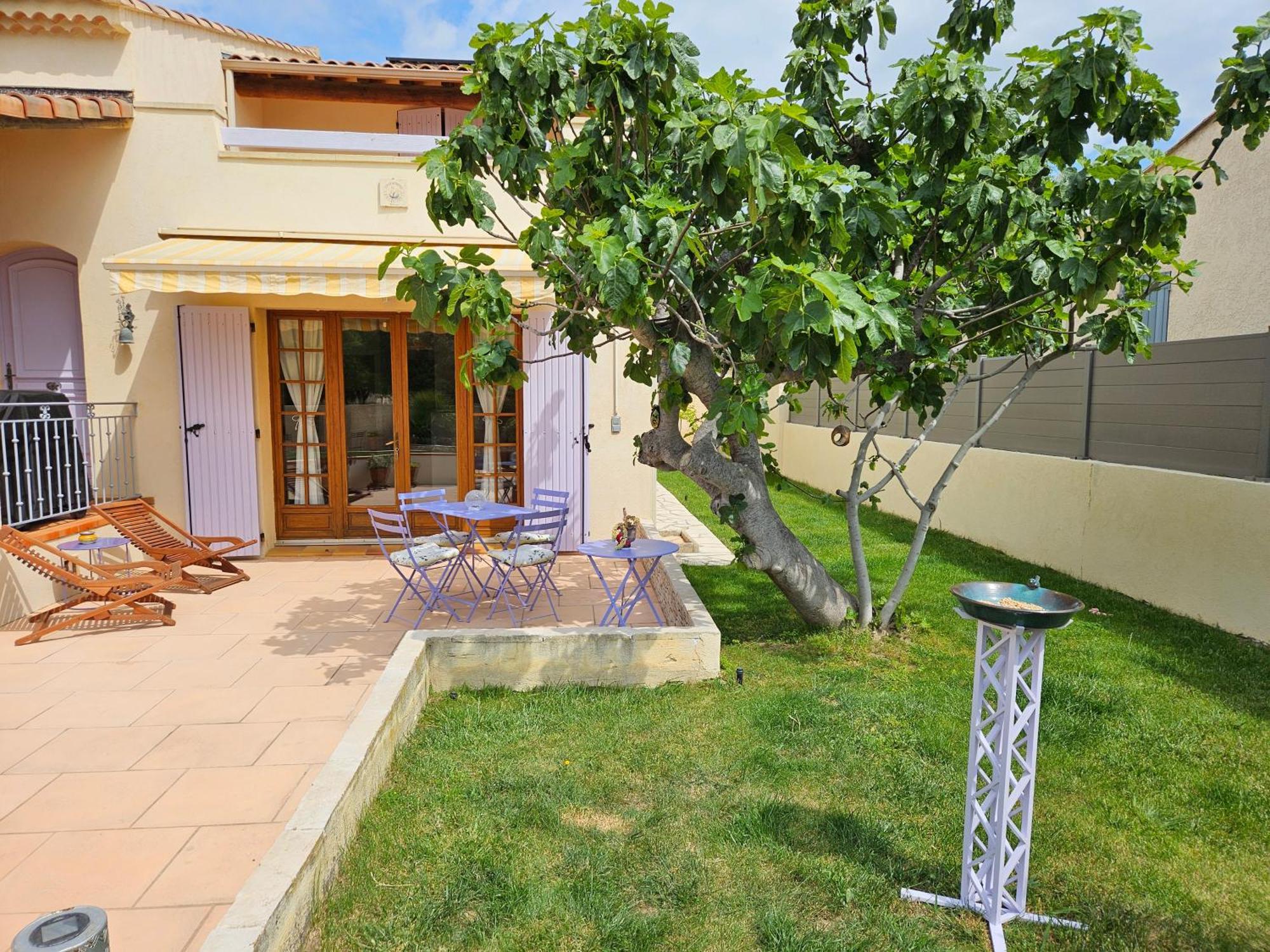 Au Pied Du Massif Des Costes Villa Pélissanne Exterior photo